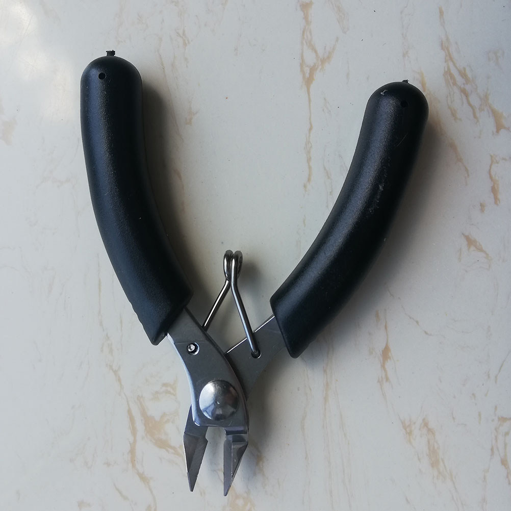 Ergonomic Diagonal Pliers for  - Badminton Vs Tennis recension och pris
