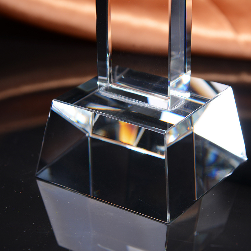 Customized Crystal Trophy Badm - Badminton Logo recension och pris